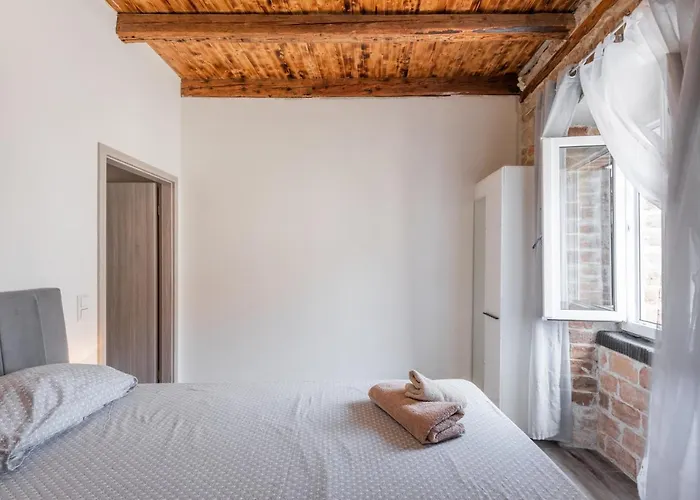 アパート Anni プーラ