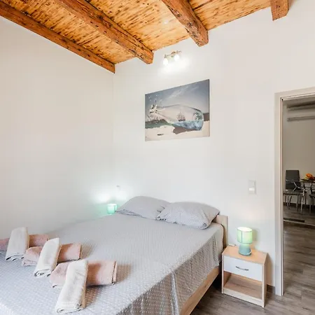 Anni Apartamento Pula