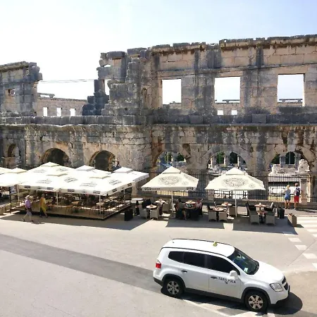 Lägenhet Anni Pula